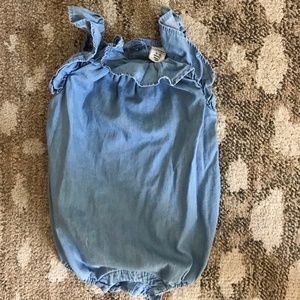 Gap chambray sleeveless ruffled romper onesie